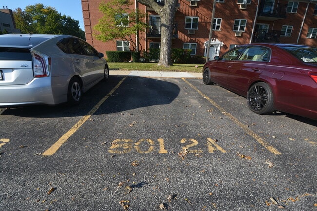 Building Photo - 801 E Miner St