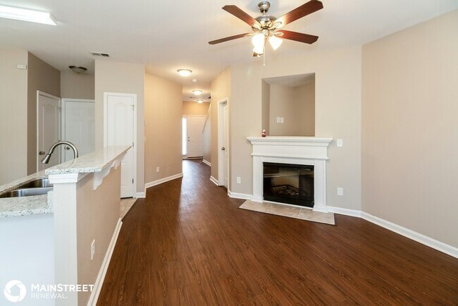Foto del edificio - 5086 Windsor Forrest Ln, College Park, GA ...