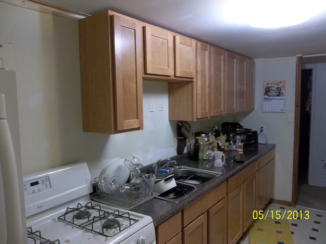 Foto principal - 1 bedroom 1 bath with den