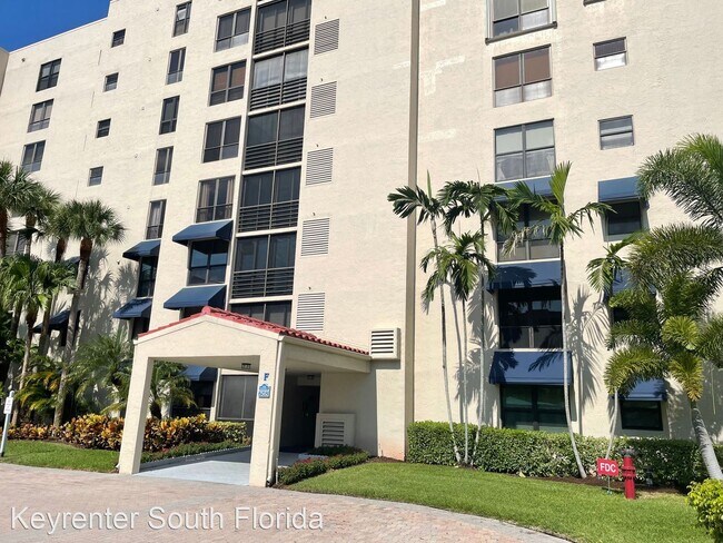 Building Photo - 2 br, 2.5 bath House - 7582 Regency Lake D...