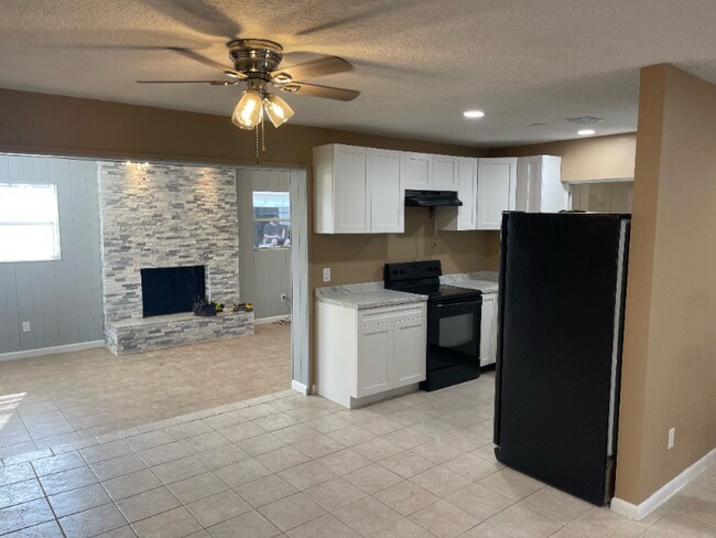 Foto del edificio - 7552 Centauri Rd