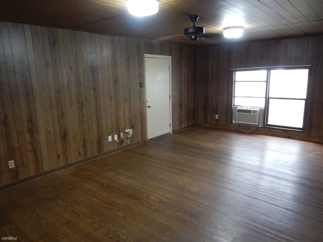 Building Photo - 2 br, 1 bath House - 1888 FM 1696