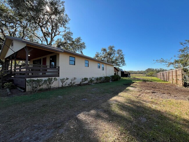 Foto del edificio - Beautiful Country Home!!
