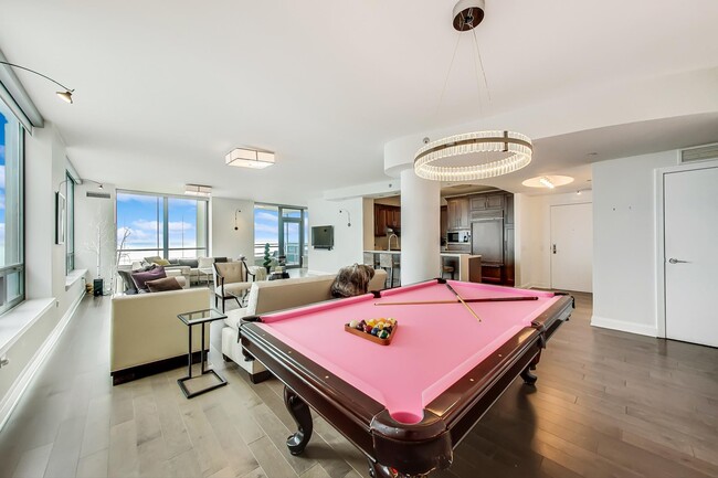 Foto del edificio - 600 N Lake Shore Dr