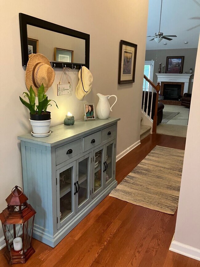 Foto del edificio - 3 Indiana Ave - Available with 2-Week Noti...