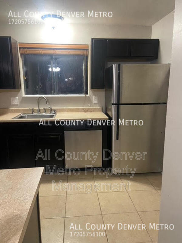 Foto del edificio - 8613 Clay St