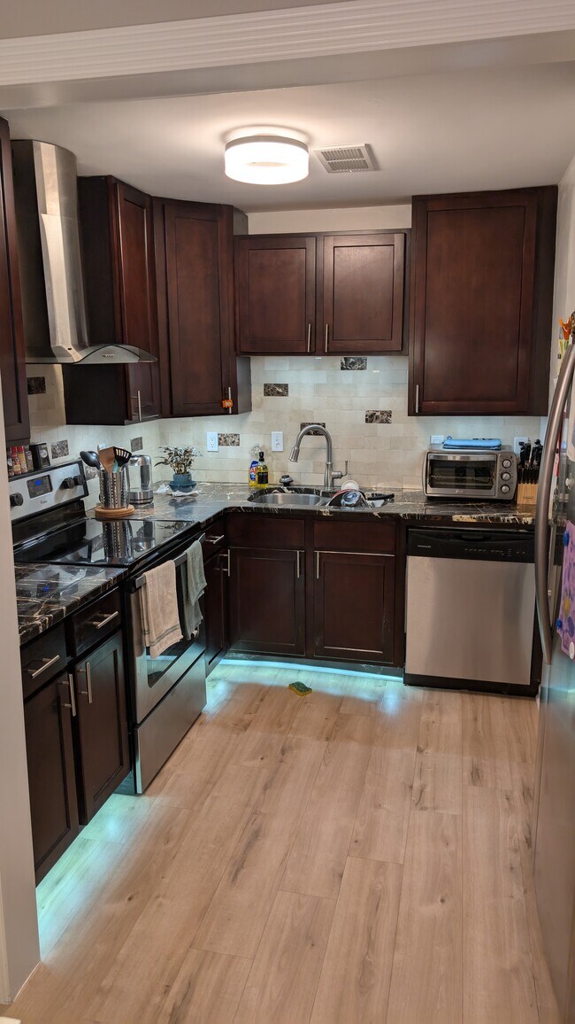 Kitchen - 3603 Woodbriar Cir