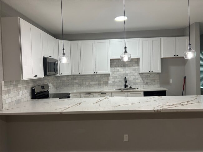 Foto del edificio - 9914 Fillmore St