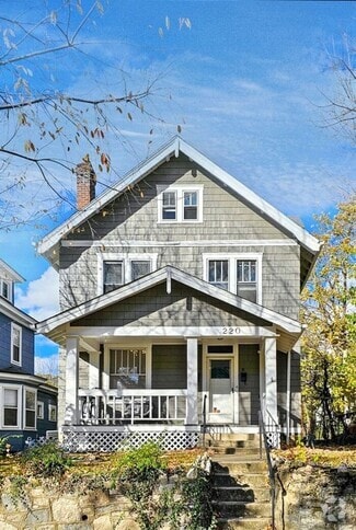Building Photo - 220 E Oakland Ave