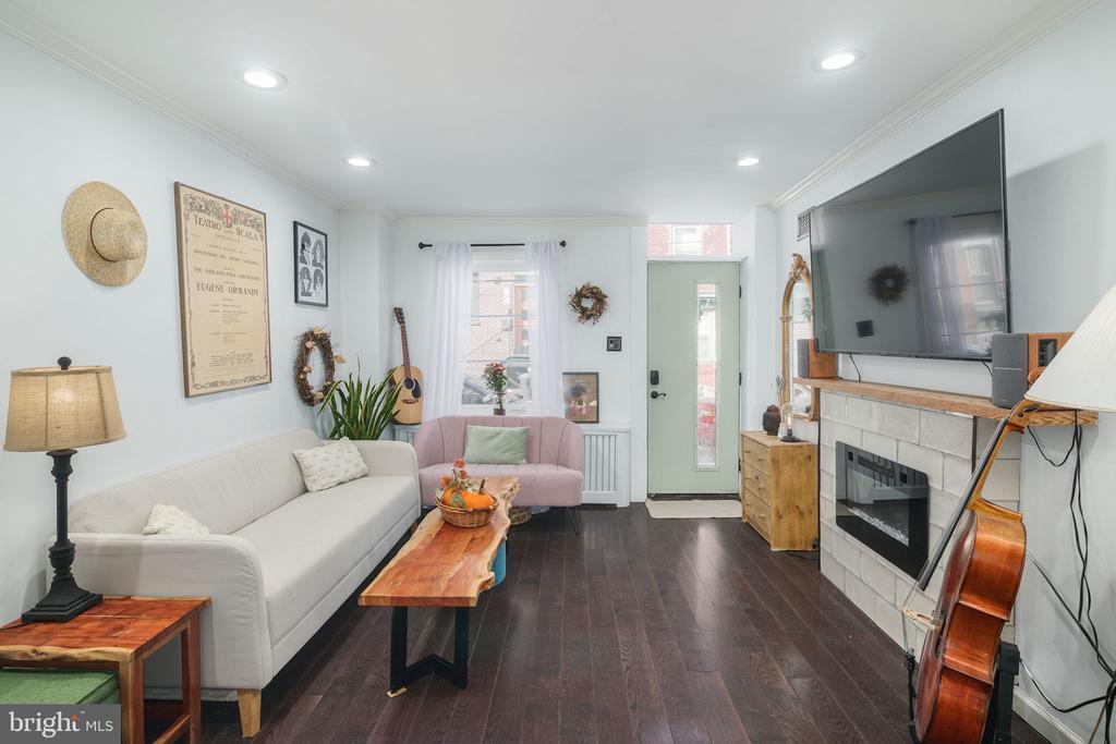 1131 Dunton St, Philadelphia, PA 19123 Townhome Rentals in