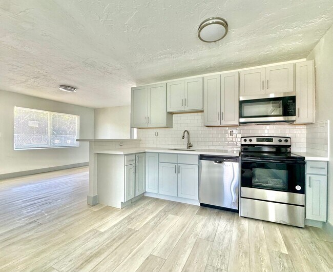 Photo - Fully Remodeled Three Bedroom Single Famil... House