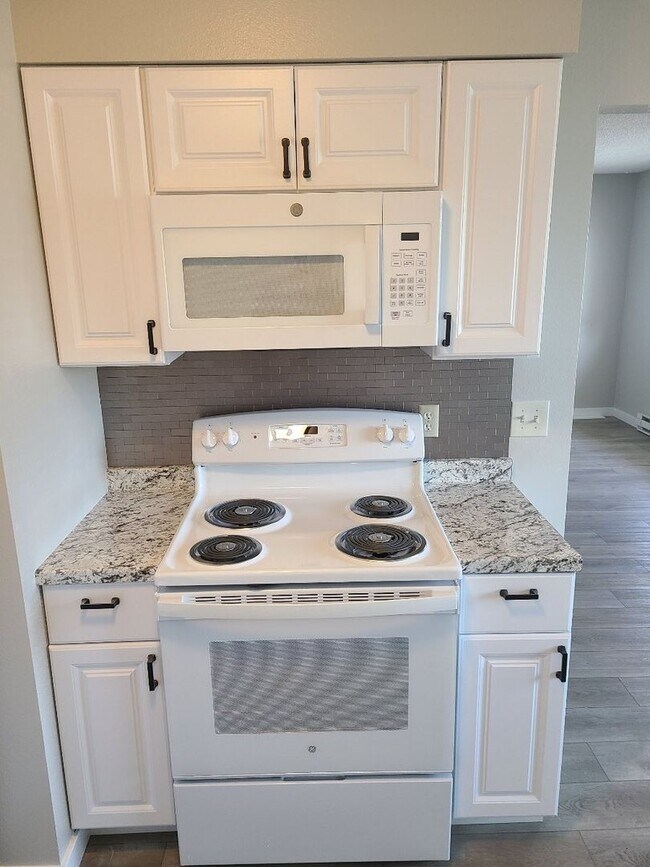 Foto del edificio - 2 Bed/1 Bath Apartment in Clarkston, WA