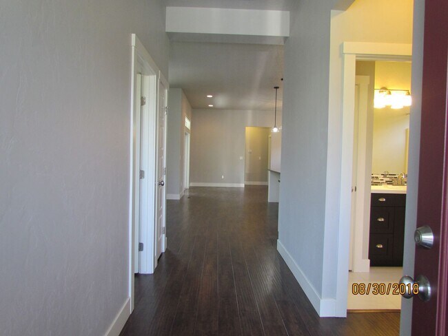 Foto del edificio - Beautiful 3 bed 2 bath in the popular Paramount community