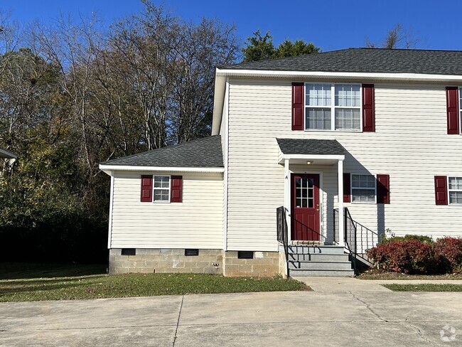 Building Photo - 2702 Lantern Walk SE