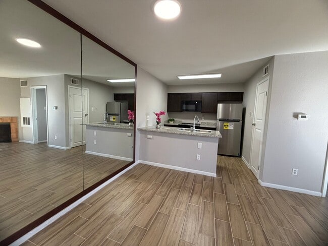 Foto del edificio - 10001 Westpark Dr