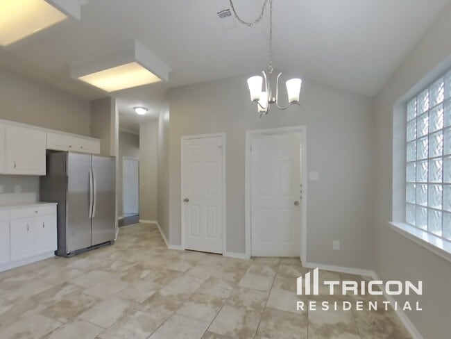 Building Photo - 10326 Emerald Oaks Dr