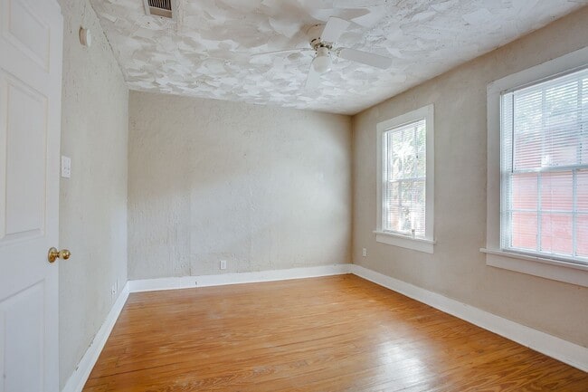 Building Photo - Pre Leasing for June 2026! 3/1 in Tech Terrace!