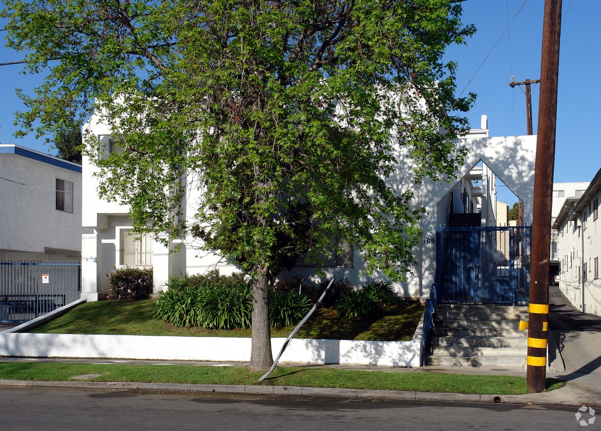 109 N Eastwood Ave, Inglewood, CA 90301 - Apartments in Inglewood, CA ...