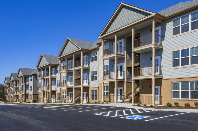 Building Photo - Madison Crest Apartment Homes