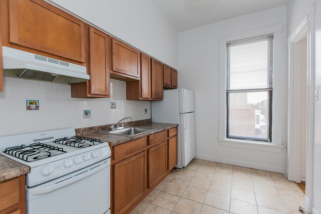 Building Photo - 540 W Armitage Ave