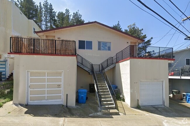 Building Photo - 420 Lewis Ln