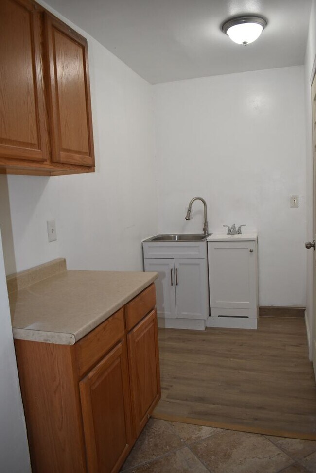 Building Photo - 7353 Landsborough Ct