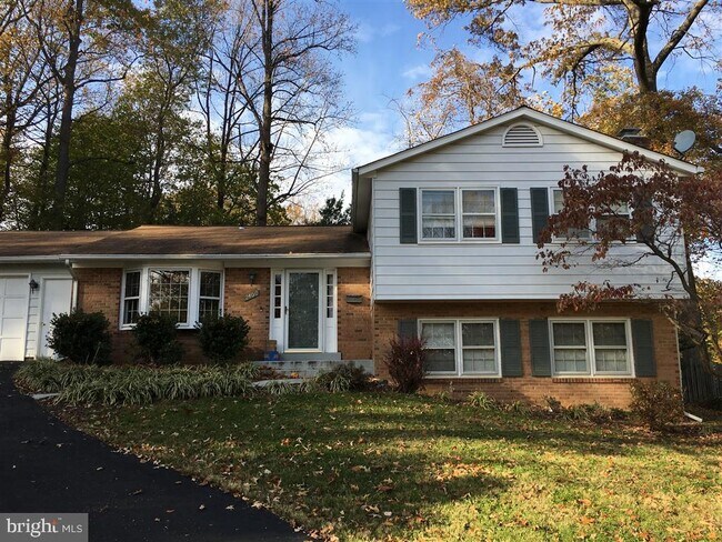 Building Photo - 2400 Rockbridge St