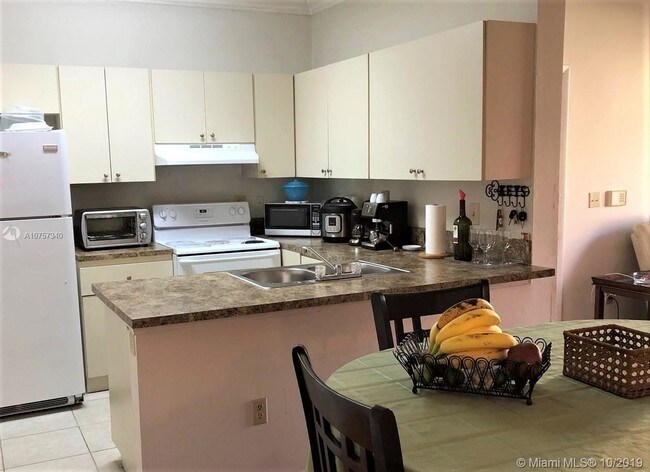 Foto del edificio - 18324 NW 68th Ave