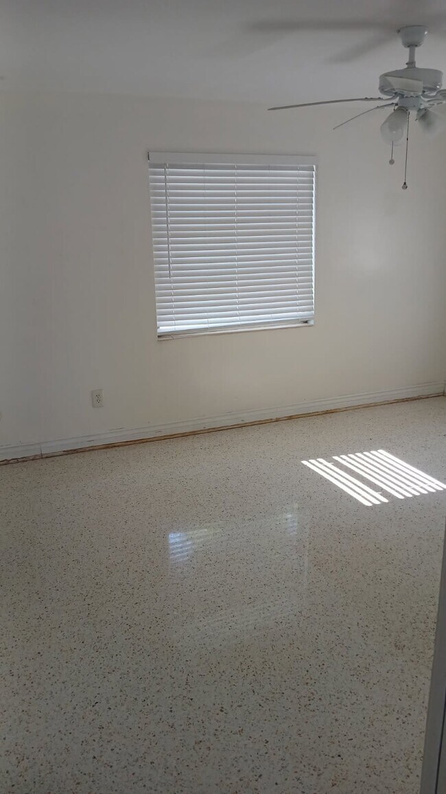 Foto del edificio - 941 Highland Ave