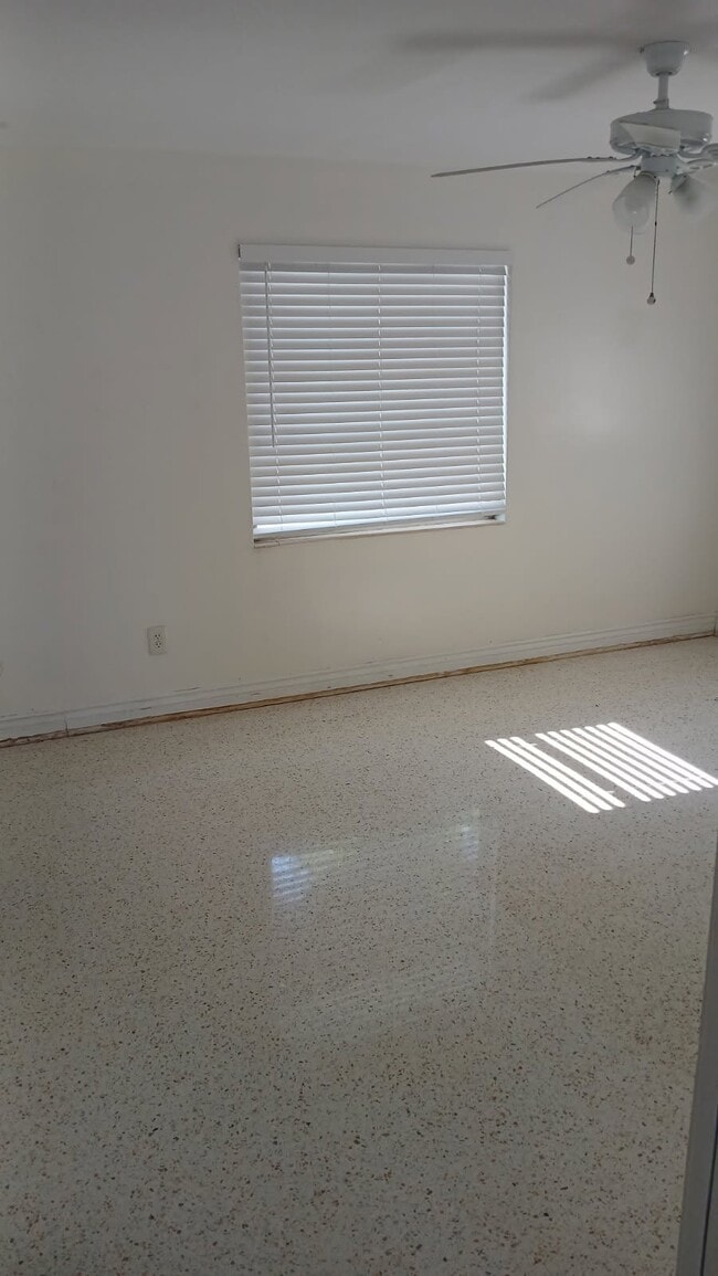 Building Photo - 941 Highland Ave