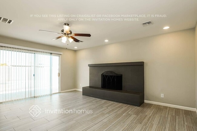 Building Photo - 2520 E Manhatton Dr