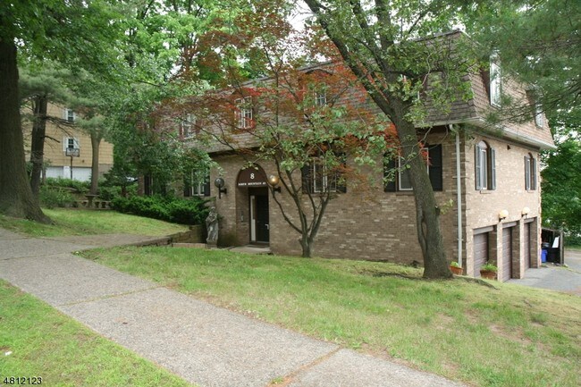 Building Photo - 8 N Mountain Ave