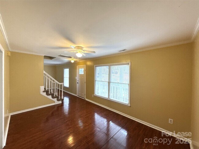 Foto del edificio - 9125 Winter Moss Ct