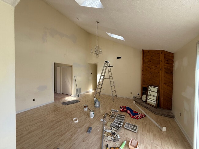 Building Photo - 8920 Thelma Ln