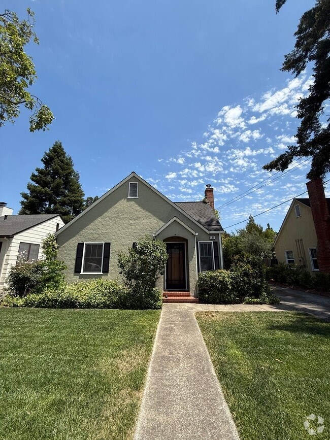 Building Photo - 446 Talbot Ave