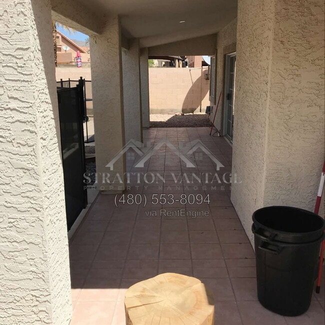 Building Photo - 16828 S 13th Way