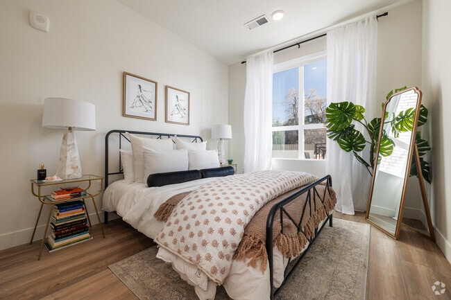 Interior Photo - THE HIGHLAND