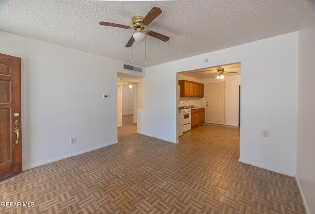 Building Photo - 1315 Likins Dr