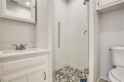 Building Photo - 2813 Meadow Park Dr