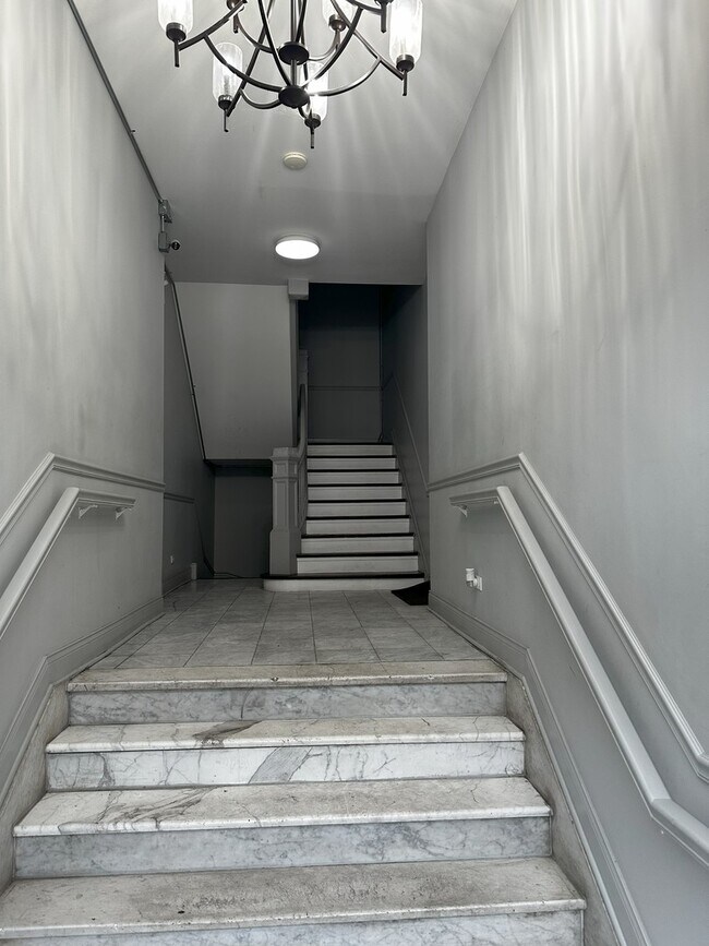 Foto del edificio - 5837 S Calumet Ave