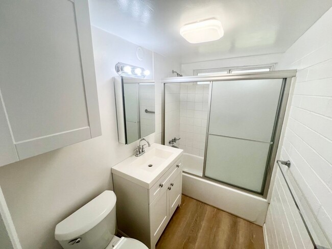 Building Photo - 1360-1364.5-13645 Pacific Beach Dr