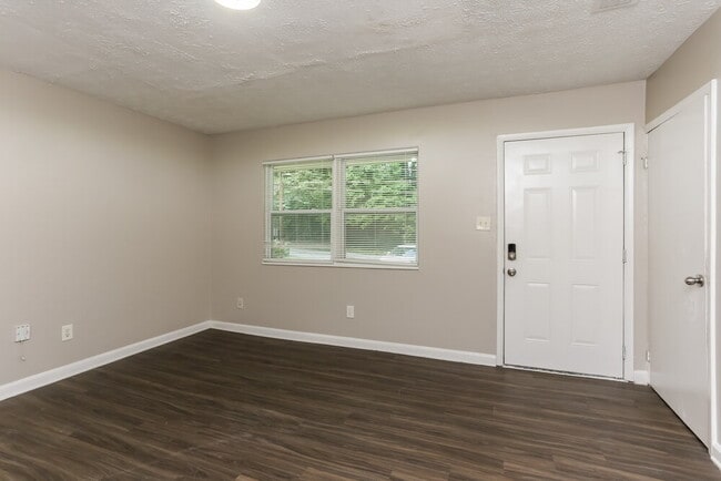 Building Photo - 599 Plainville Dr SW