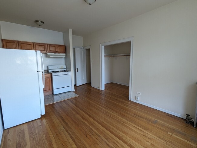 Foto del edificio - 2737 N Spaulding Ave