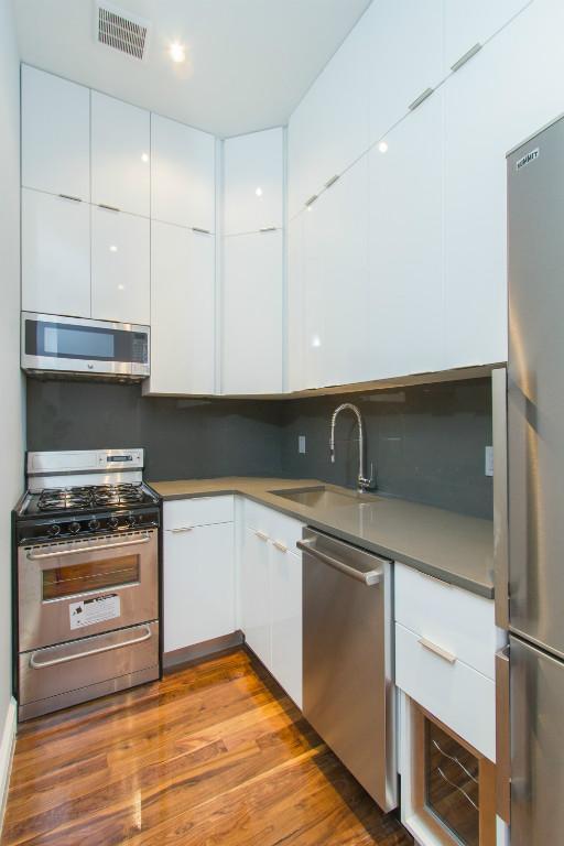 Kitchen - 6 E 75th St