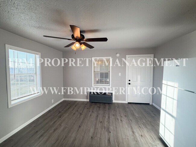 Foto del edificio - 1509 S Oak Grove Rd