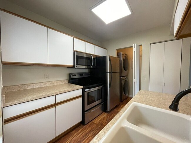 Foto del edificio - Updated 1 bedroom / 1 bath Condo with Amenities!