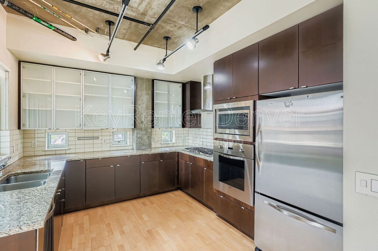 Photo - 2229 Blake St