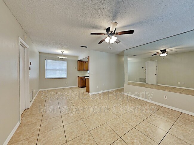 Foto del edificio - 2733 Oak Dr