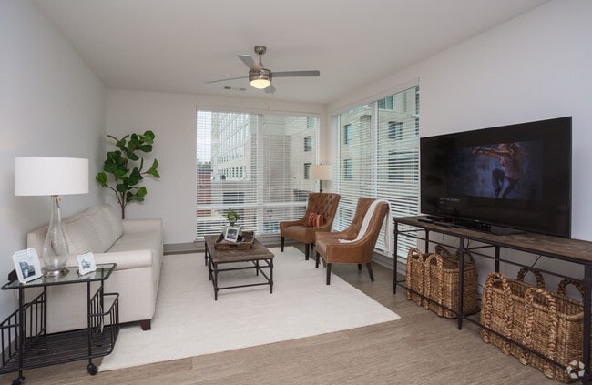 Interior Photo - Veranda at Avalon