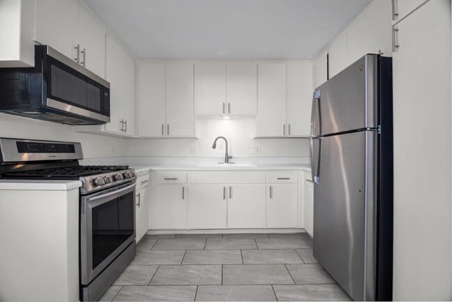 Building Photo - 1304-1314 S JUNIPER ST